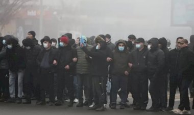 Kazakistan'da zam protestoları: Ülkede internet erişimi kesildi