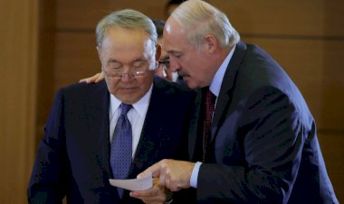Lukaşenko, Kazakistan’ın eski Cumhurbaşkanı Nazarbayev ile görüştü