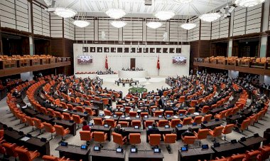 Olası bir seçimde yasama ve yürütmenin farklı ittifaklarda olması yönetim sorunu yaşatır mı?