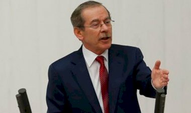 AKP kurucularından Şener: Bu daha iyi günlerimiz, çünkü bunlar ekonomiyi toparlayamazlar