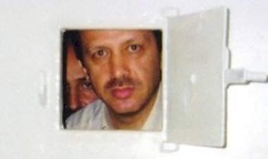 Cezaevine Sedef Kabaş değil, Cumhurbaşkanı Erdoğan atıldı!