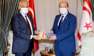 KKTC CUMHURBAŞKANI ERSİN TATAR SOYDAŞLARINI AĞIRLADI