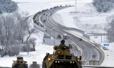 Rusya Ukrayna Sınırındaki Hazırlıklarını Sürdürüyor