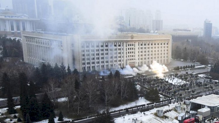 Kazakistan'da sokaklarda kontrolü ele alan hükümet gözaltılara başladı