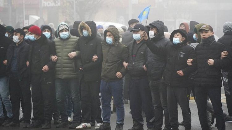 Kazakistan'da kontrolü sağlayan hükmet 5 binden fazla göstericiyi gözaltına aldı