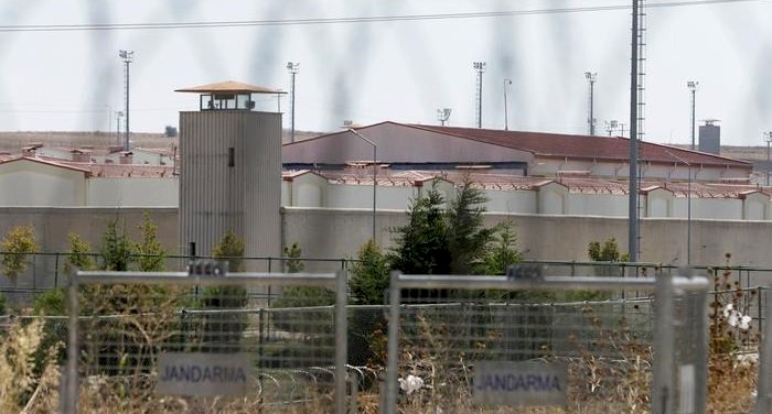 Türkiye'de KHK mağduriyetleri büyüyor