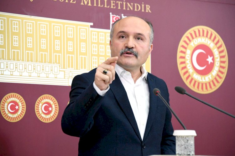 Usta, “Enerji Bakanı ahlaklı bir siyasetçi olarak istifa etmek durumundadır.”