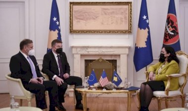 AB ve ABD'den Kosova'ya çağrı: Sırp belediyelere daha fazla özerklik vaadini tutun