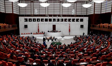 Aden Körfezi tezkeresi TBMM'de kabul edildi