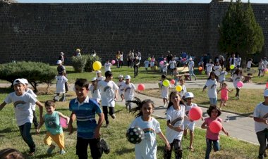Anadilde Eğitime İstek Var Talep Yok