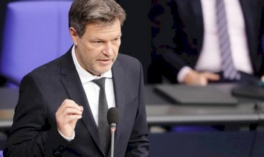 Habeck: Rus doğal gazına bağımlılığımızı azaltmalıyız