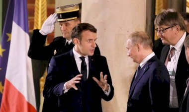 Macron Moskova'da Putin'e Ne Önerecek?