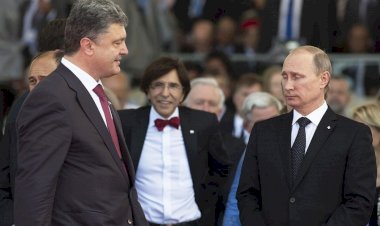 Vladimir Putin, Petro Poroşenko'ya siyasi sığınma teklif etti.