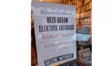 Elektrik zammı: Esnaf tepkisini faturaları camlarına asarak gösteriyor