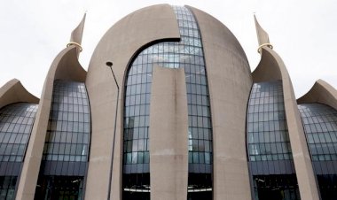 Köln’deki camiler ezan için başvuru yaptı