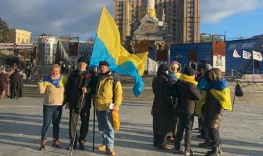 Ukrayna’da halk, Rusya tehdidine karşı sokağa indi