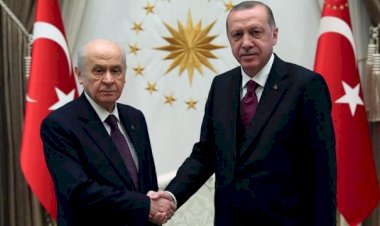 Son seçim anketinde ortaya çıktı. İki parti birbirinin oylarını eritti