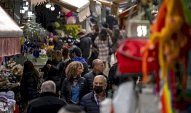 İsrail, yabancı turistlerin ülkeye girişinde Covid-19 aşısı şartını kaldırıyor