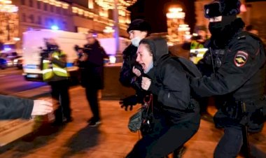 Ukrayna'nın işgali Rusya'da protesto edildi, gözaltılar var