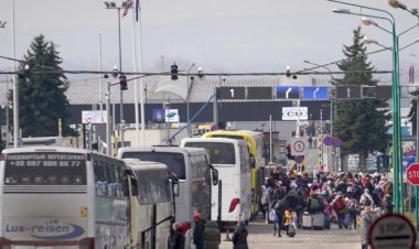 Ukraynalılar’ın Sınır Bölgelerinde Bekleyişi Devam Ediyor