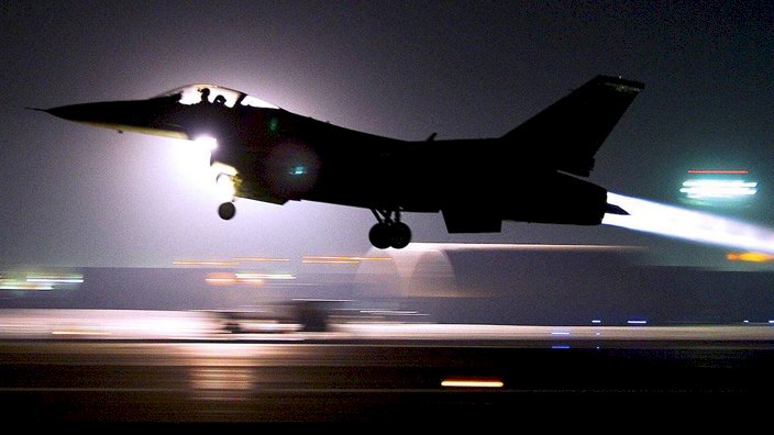 Gece yarısı flaş harekat... Bu fotoğrafla duyuruldu