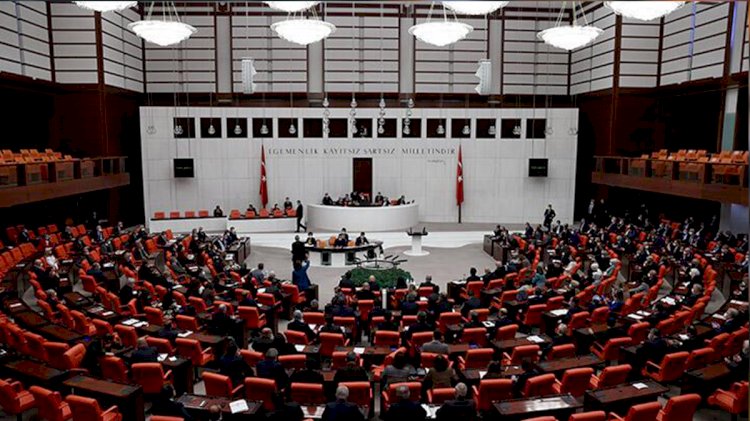 Aden Körfezi tezkeresi TBMM'de kabul edildi