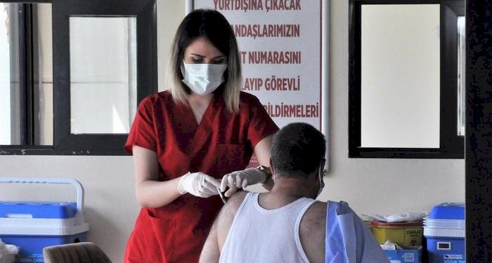 Zorunlu aşı: Türkiye'de mümkün mü?