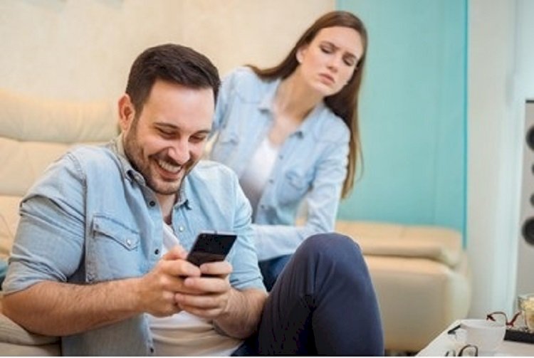 Kıskançlığınızın Sebebi Çocukluğunuzda Ebeveyninizle Yaşadığınız İlişki Olabilir