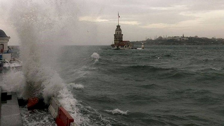 İSTANBUL FIRTINALI VE YAĞIŞLI HAVANIN ETKİSİNE GİRİYOR