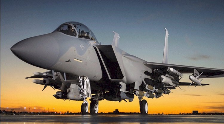 ABD'nin F-15 savaş uçakları Polonya'ya geldi