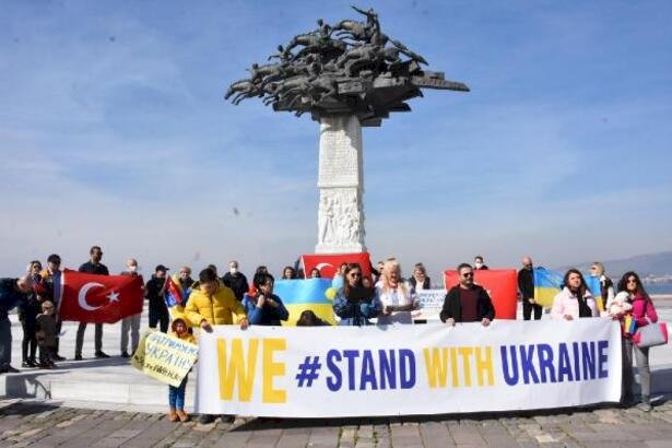İzmir'deki Ukraynalılardan Türkiye'ye teşekkür