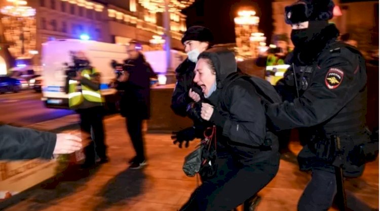 Ukrayna'nın işgali Rusya'da protesto edildi, gözaltılar var