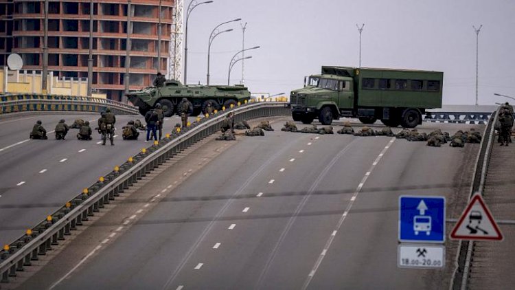 Rusya'nın Ukrayna işgalinde 3. gün: Savaşta son durum | Canlı blog