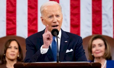 Biden: Rus diktatör, yabancı bir ülkeyi işgal ediyor; ABD hava sahasını Rus uçaklarına kapattık
