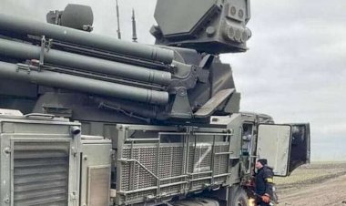 Ukrayna'da mahalle sakinleri işgalcilerin elinden alıp 15 milyon dolar değerindeki Pantsir-S'i yaktı