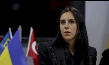 Ukraynalı Şarkıcı Türkiye’ye Sığındı