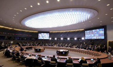 NATO Dışişleri Bakanları Brüksel'de Acil Toplandı