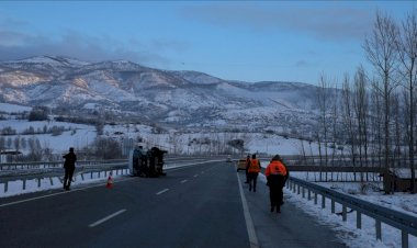 Tokat'ta servis aracı devrildi, bir asker şehit oldu, 3 asker yaralandı