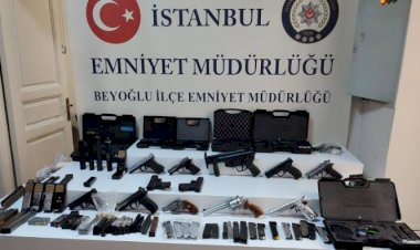 İstanbul Beyoğlu’nda suikast silahları ele geçirildi