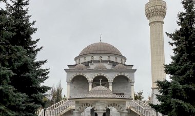 Canlı Anlatım- Ukrayna: Türklerin de içinde bulunduğu cami vuruldu