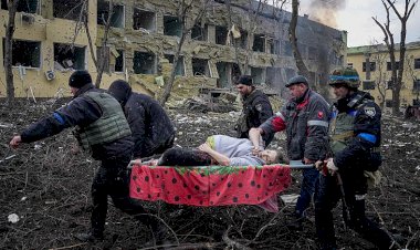 Rusya'nın Ukrayna'da bombaladığı doğum hastanesindeki hamile kadın ve bebeği yaşamını yitirdi