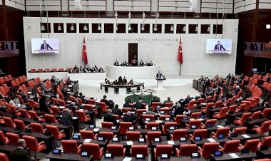 Seçim Kanunu Teklifi hangi düzenlemelerle öne çıkıyor, siyasi partilerin yol haritası ne olacak?
