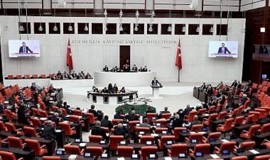 Seçim Kanunu Teklifi hangi düzenlemelerle öne çıkıyor, siyasi partilerin yol haritası ne olacak?