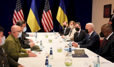 Biden Polonya'da Ukraynalı Yetkililerle Görüştü