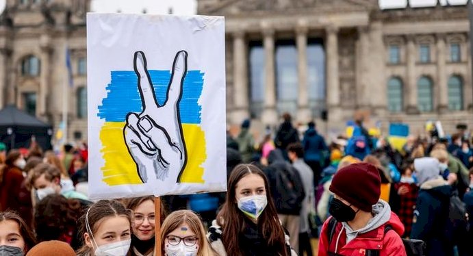 Almanya'da Rus kökenlilere yönelik düşmanlık endişelendiriyor
