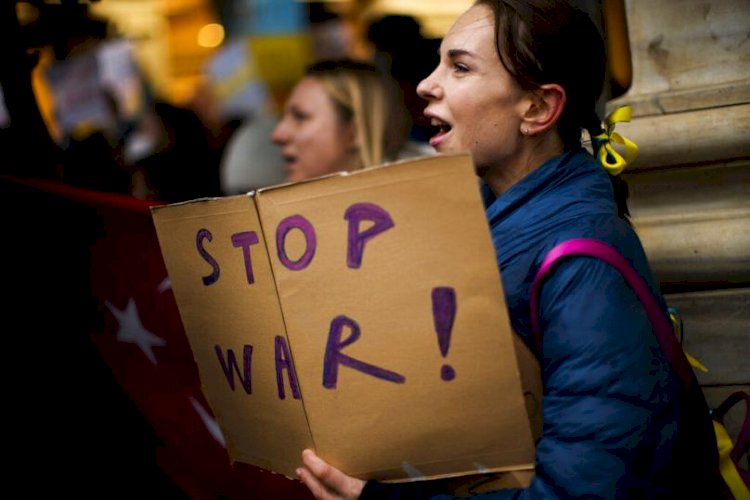 Ukrayna'nın işgalinden Putin'i sorumlu tutan Ruslar, İstanbul'a kaçıyor