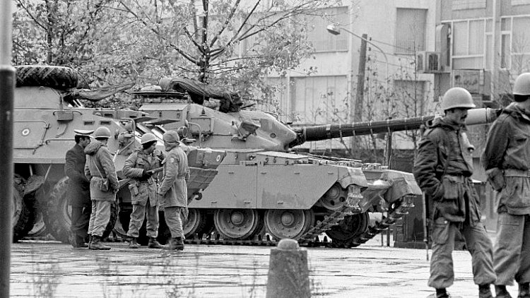 İngiltere, 40 yıl önce parasını alıp teslim etmediği tankların parasını İran'a geri ödeyecek