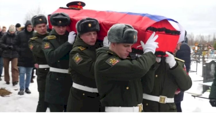 Rusya ölen askerlerinin yasını tutuyor