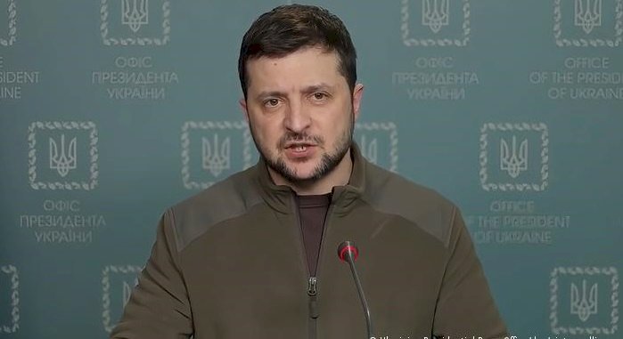 Zelenskiy: Rusya savaş suçu işliyor