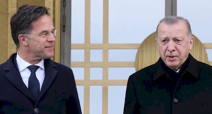 Rutte'den Türkiye'ye arabuluculuk desteği